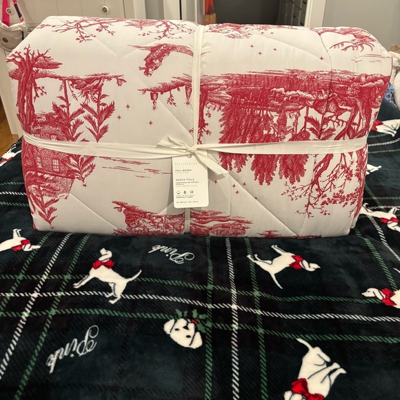 Pottery Barn Reversible Christmas Santa Toile Comforter & Shams NWT Rare HTF - Picture 5 of 8